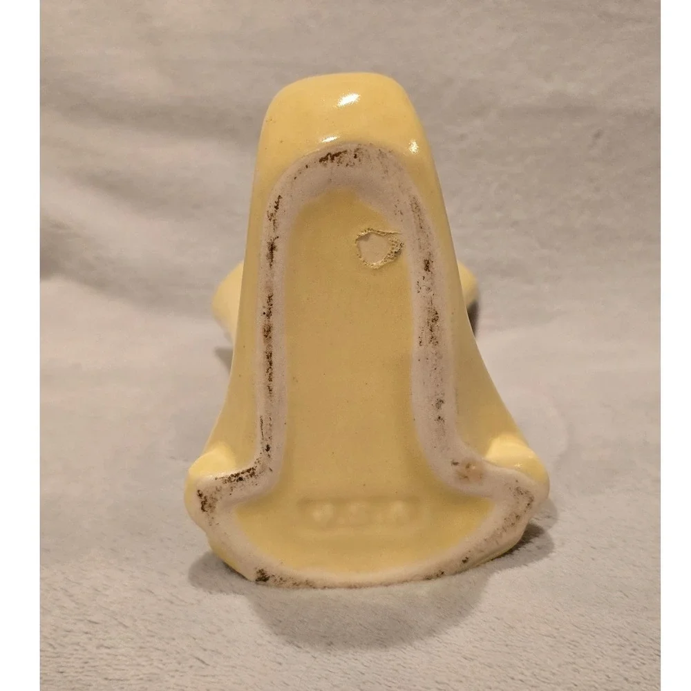 VTG Original Collectible Monmouth Pottery Vase Satin Matte Yellow Cornucopia USA